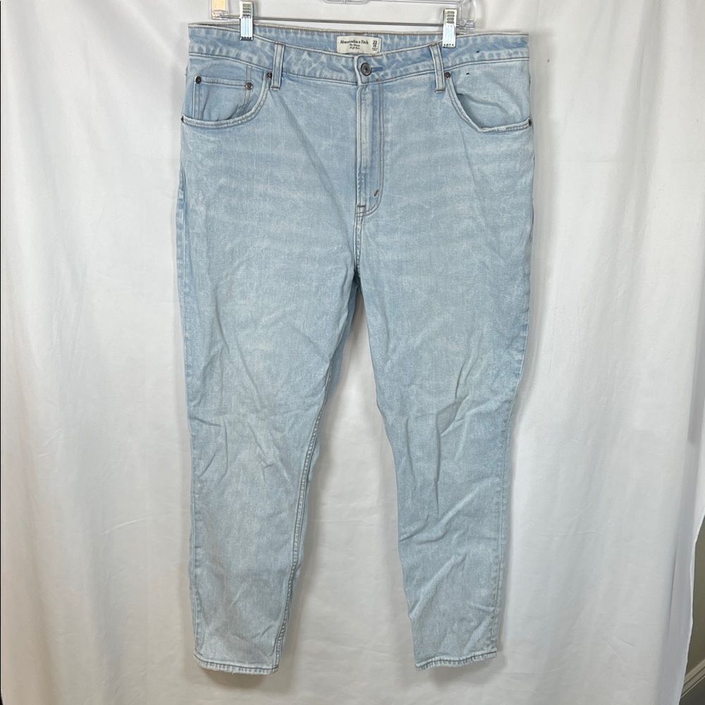 Abercrombie & Fitch The Skinny High Rise Curve Love 33 / 16 Light Wash Jeans